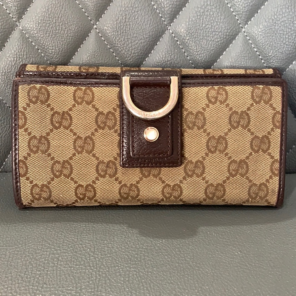 Authentic Gucci wallet
